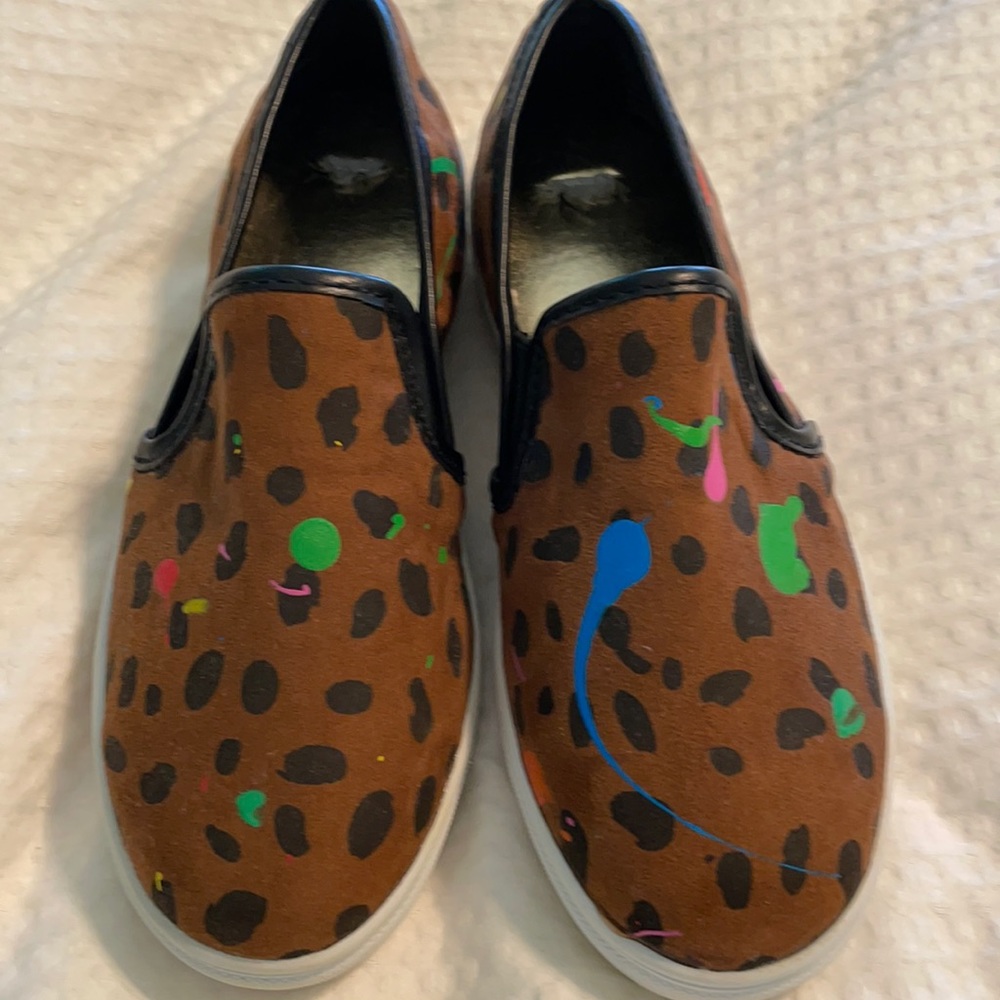 Like new Steve Madden slip on shoes